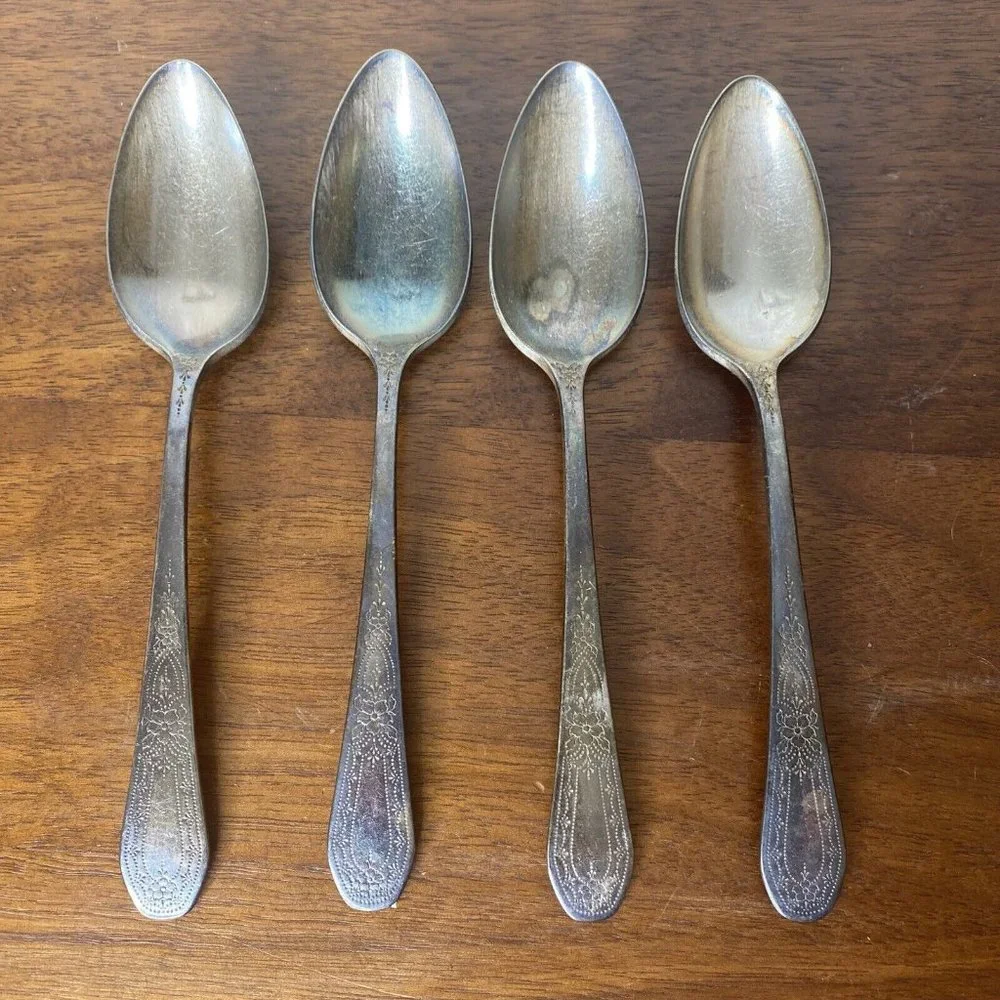 4 Teaspoons Oneida Community FRIENDSHIP aka MEDALITY 1932 Tudor Plate Art Deco
